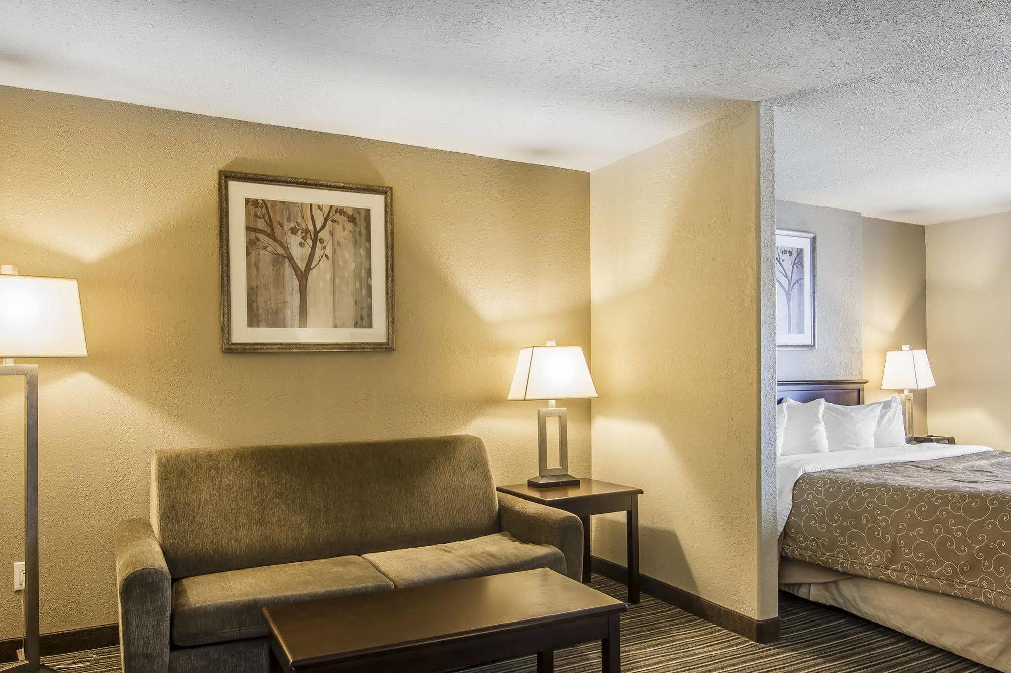 Quality Inn & Suites Yorkton Exterior foto